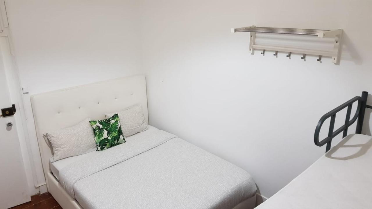 7 Luz Hostel Лиссабон Экстерьер фото