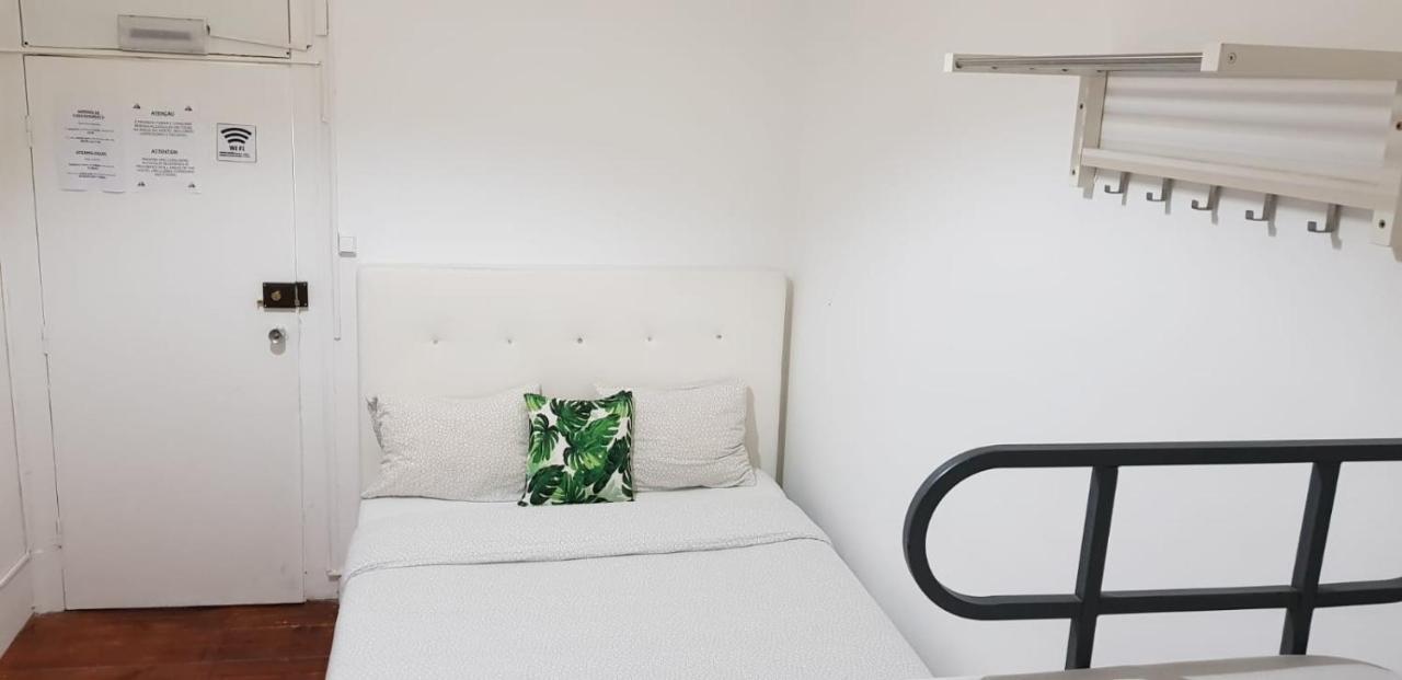 7 Luz Hostel Лиссабон Экстерьер фото